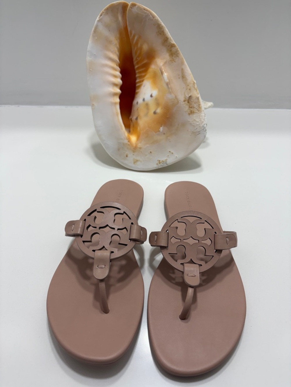NWT Tory Burch Light Sand Soft Calf Leather Miller Sandals